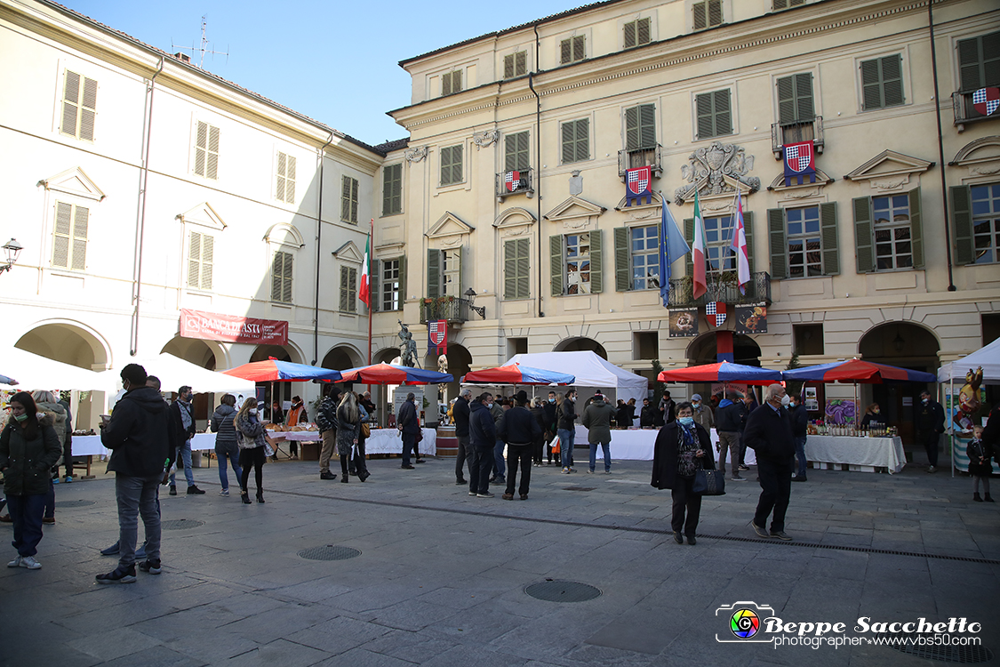VBS_6207 - 10.ma Fiera Nazionale del Tartufo e Fiera dei Santi.jpg